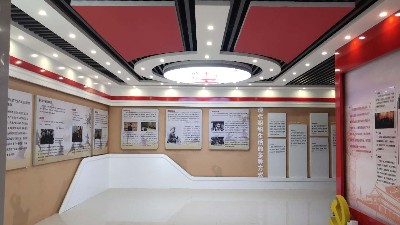 中億?；?dòng)滑軌屏案例：橙色科技企業(yè)展廳