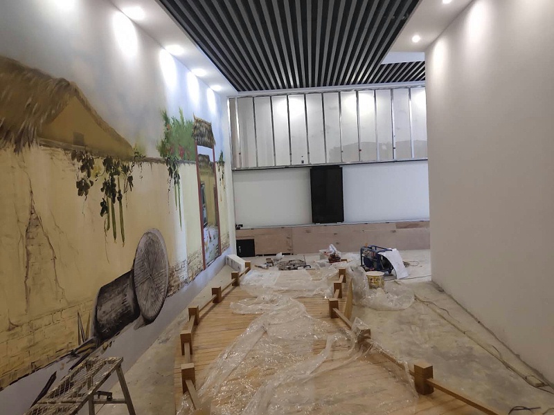 中億?；踊壠林ι綎|菏澤黨建館打造智能滑軌系統(tǒng)