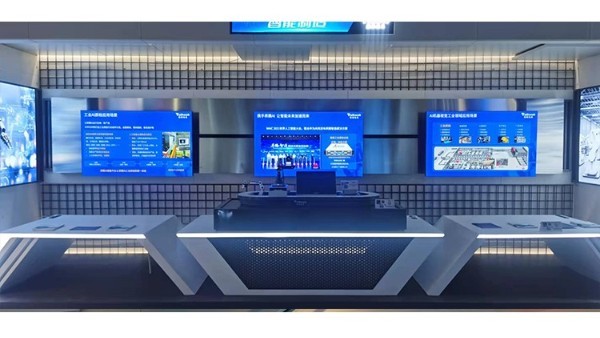 雙屏聯(lián)動(dòng)，展廳體驗(yàn)的革命性創(chuàng)新！