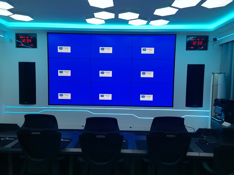 中億睿液晶拼接屏入駐新疆某戰(zhàn)隊數(shù)據(jù)中心打造數(shù)字化部隊項目安裝現(xiàn)場