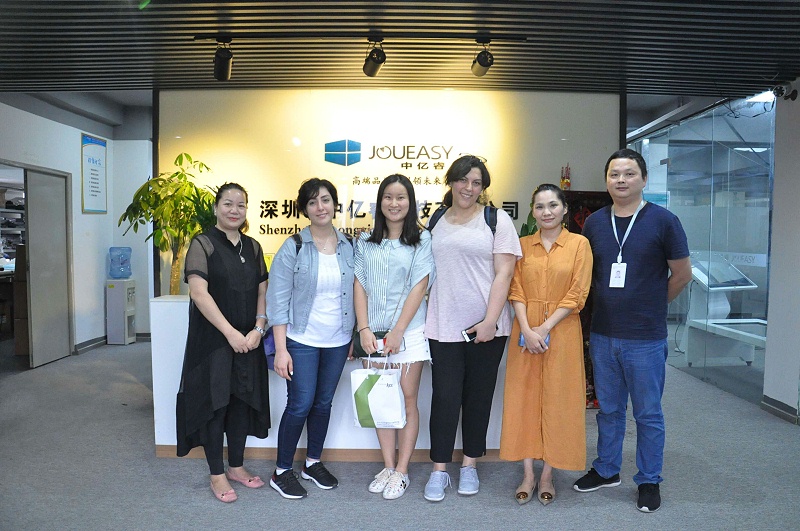 深圳中億?？萍紵崃覛g迎迪拜客戶蒞臨我司參觀考察